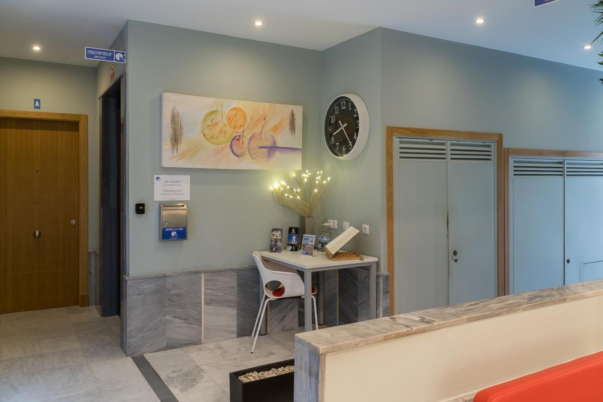 Plaza De La Luz Cadiz Aparthotel Εξωτερικό φωτογραφία